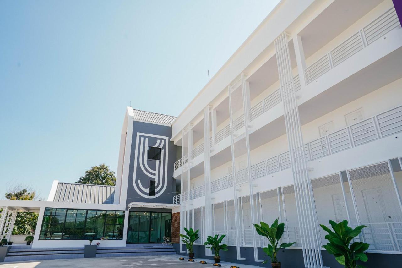 Khun Ying Hotel Nan Exterior photo