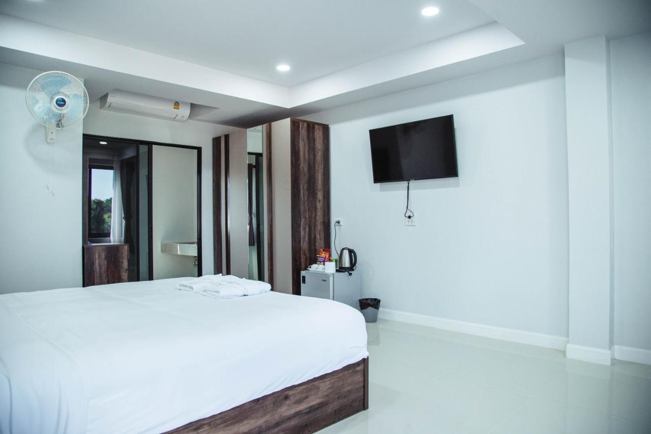 Khun Ying Hotel Nan Exterior photo